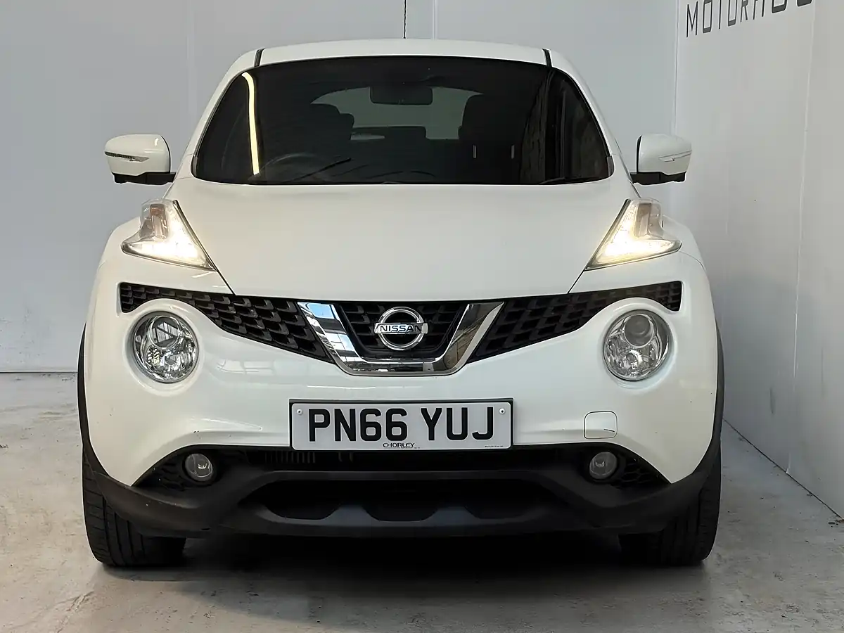 Used 2016 Nissan Juke Tekna White - Interior and Exterior details 2