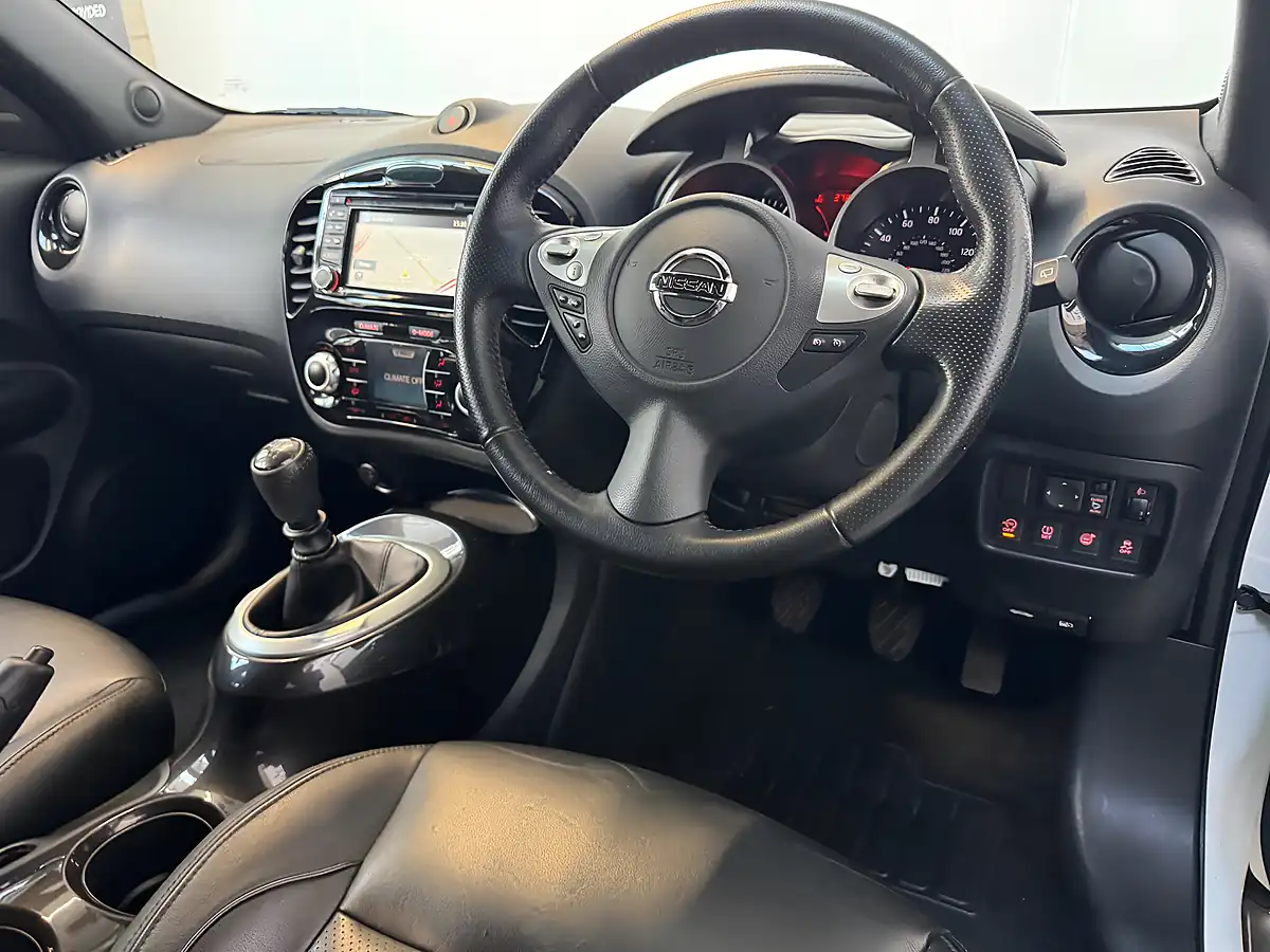 Used 2016 Nissan Juke Tekna White - Interior and Exterior details 3