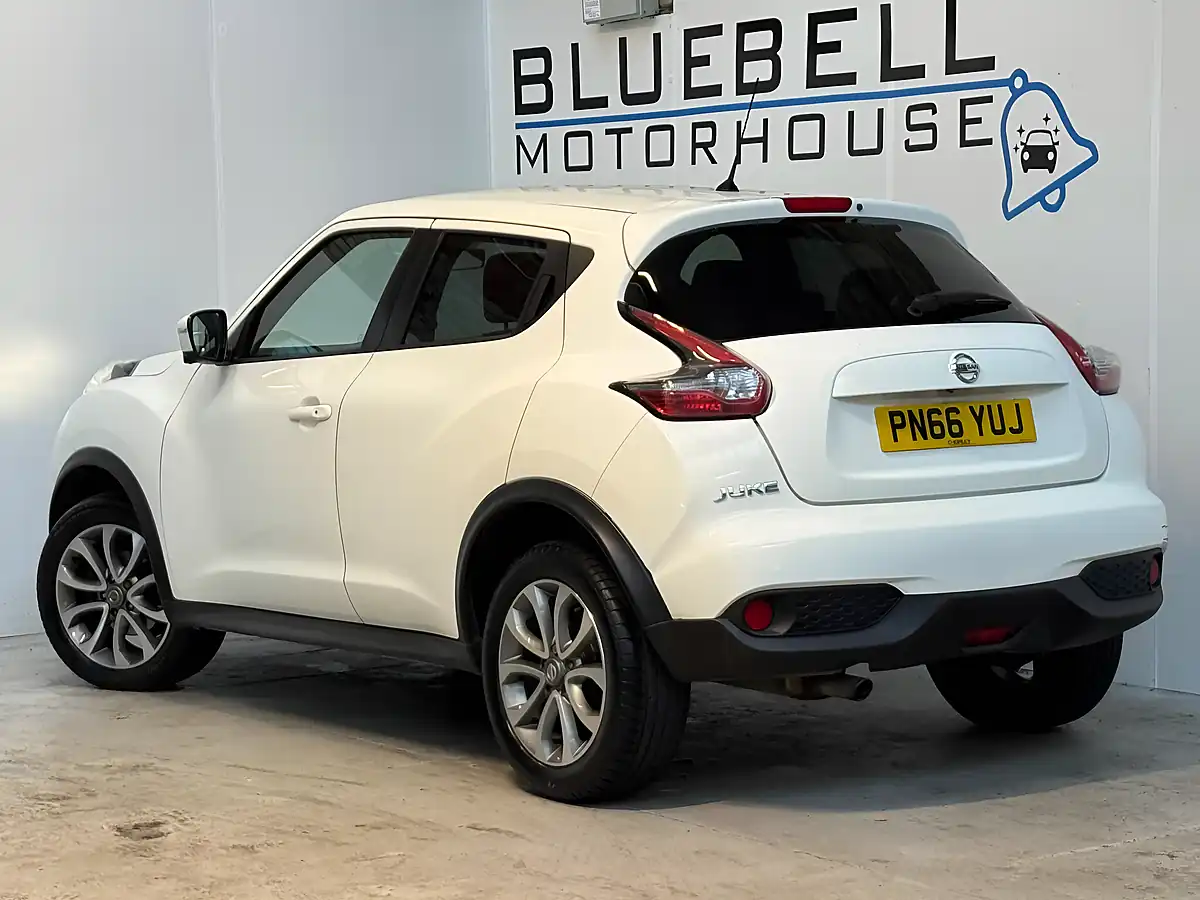 Used 2016 Nissan Juke Tekna White - Interior and Exterior details 4