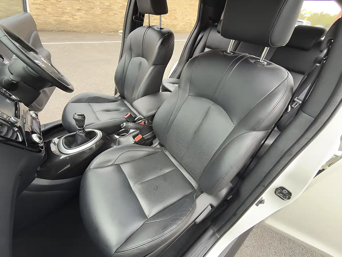 Used 2016 Nissan Juke Tekna White - Interior and Exterior details 18