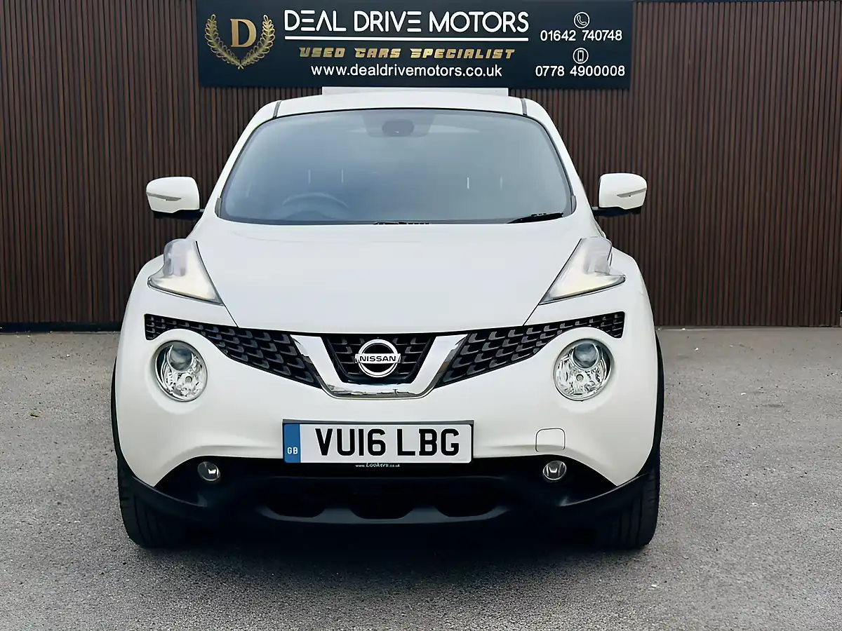 Used 2016 Nissan Juke Tekna White - Interior and Exterior details 3
