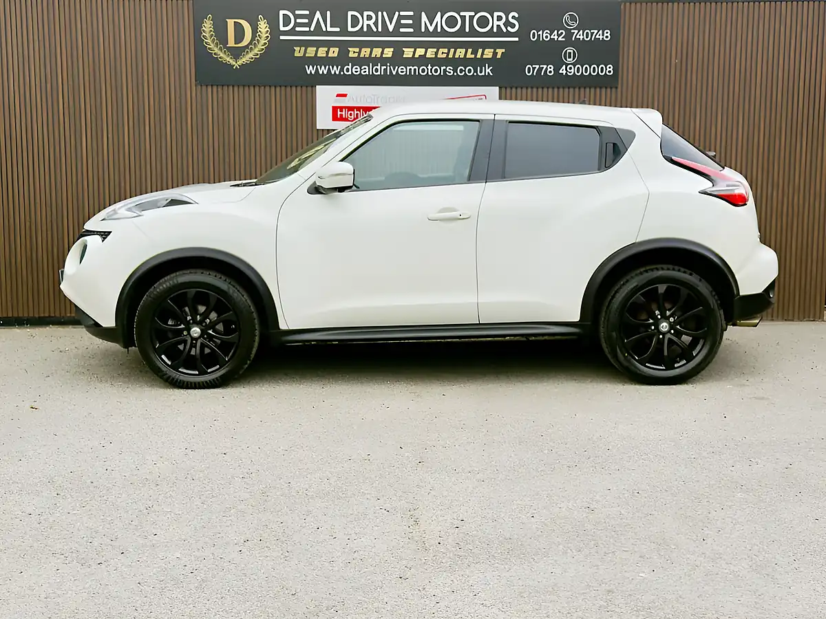 Used 2016 Nissan Juke Tekna White - Interior and Exterior details 5