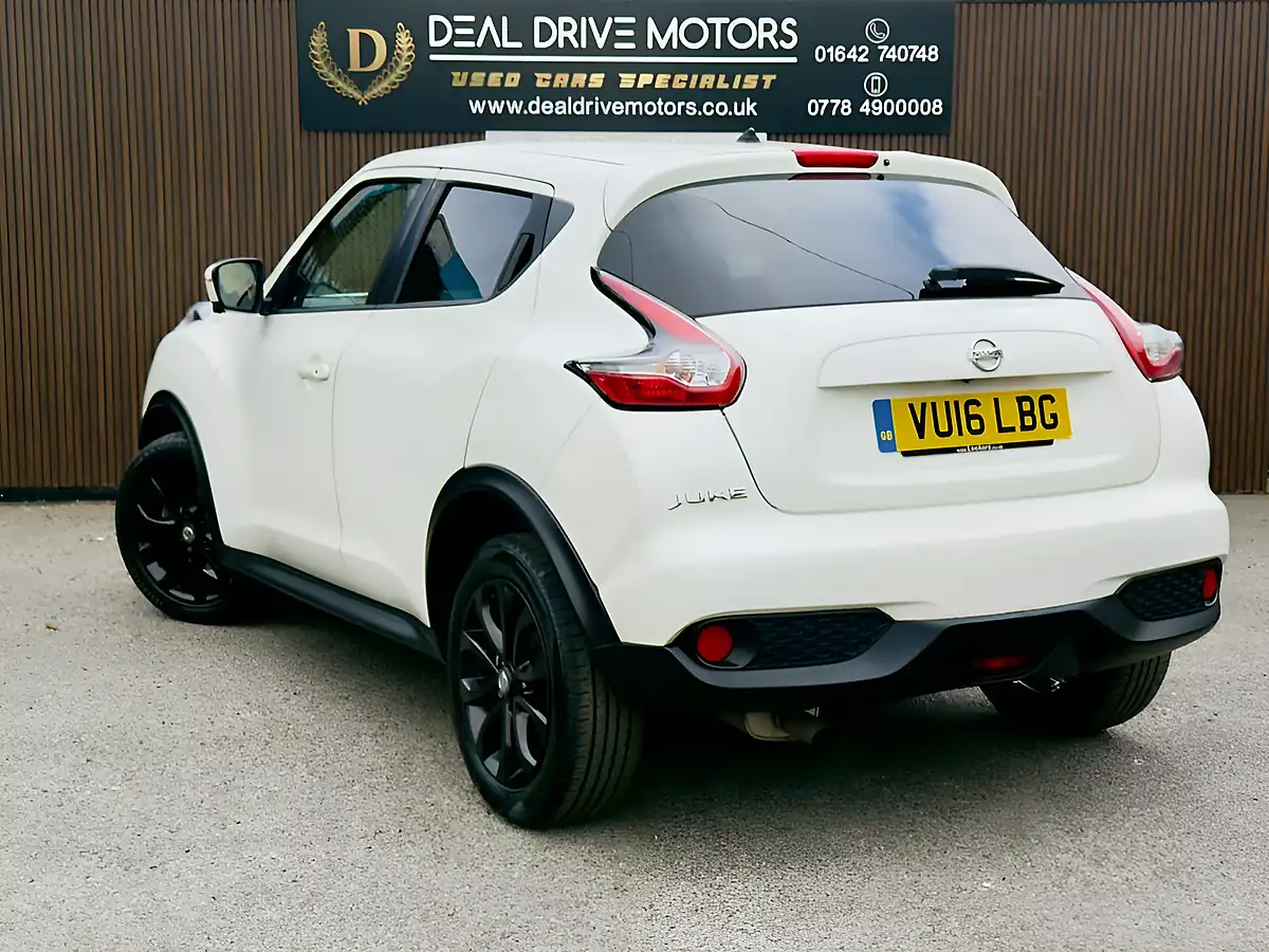 Used 2016 Nissan Juke Tekna White - Interior and Exterior details 6