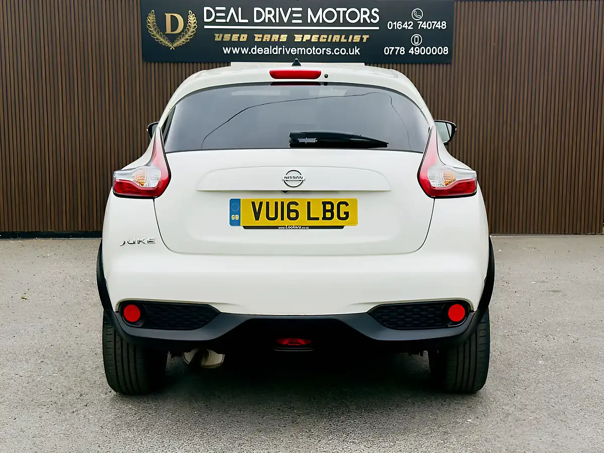 Used 2016 Nissan Juke Tekna White - Interior and Exterior details 7