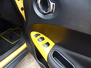 Used 2016 Nissan Juke Tekna Yellow - Interior and Exterior details 16