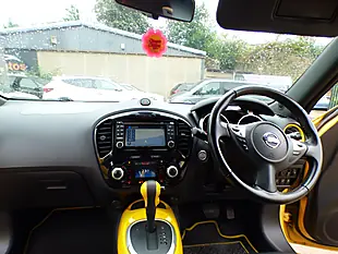 Used 2016 Nissan Juke Tekna Yellow - Interior and Exterior details 7