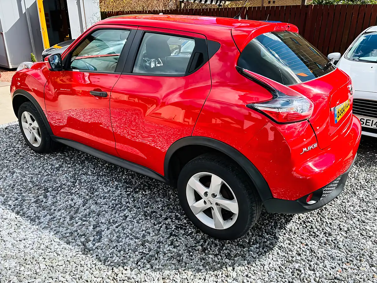 Used 2016 Nissan Juke Visia Red - Interior and Exterior details 5