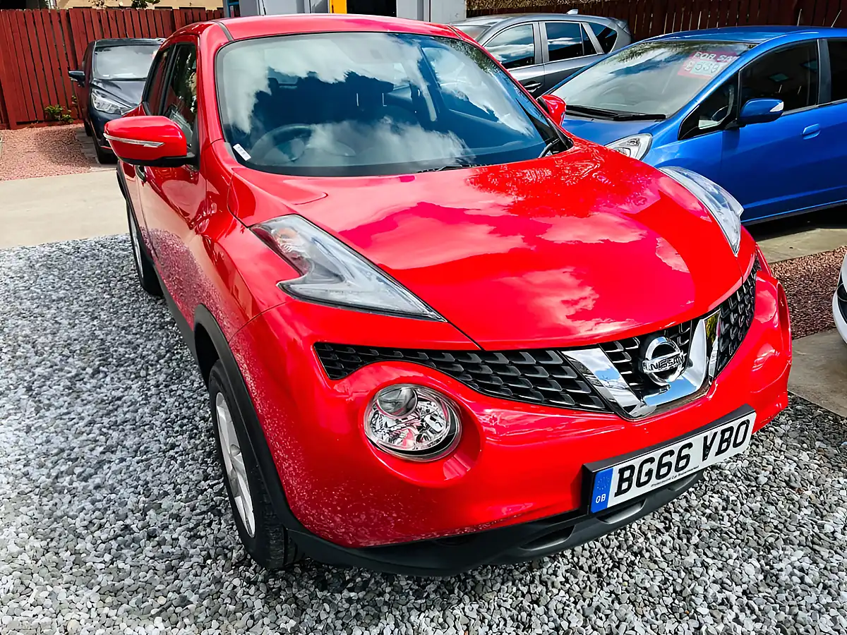Used 2016 Nissan Juke Visia Red - Interior and Exterior details 9