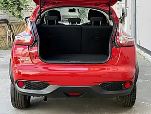 Used 2016 Nissan Juke Visia Red - Interior and Exterior details 10