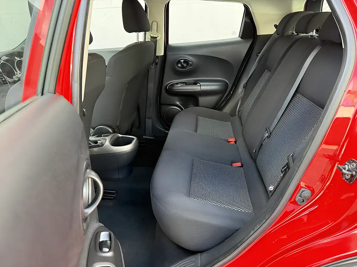 Used 2016 Nissan Juke Visia Red - Interior and Exterior details 13