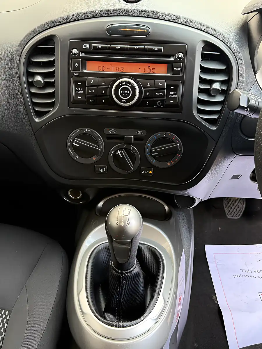 Used 2016 Nissan Juke Visia Red - Interior and Exterior details 15