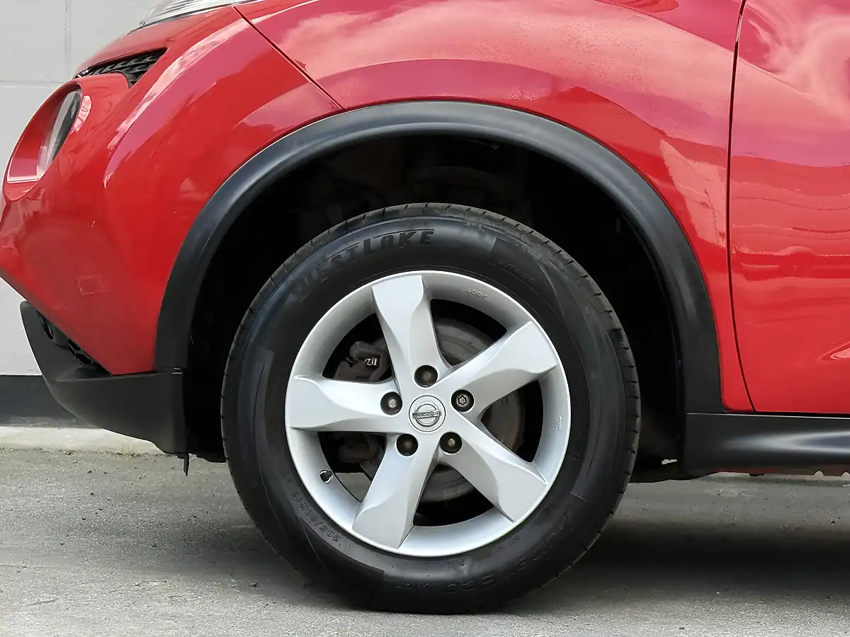 Used 2016 Nissan Juke Visia Red - Interior and Exterior details 19