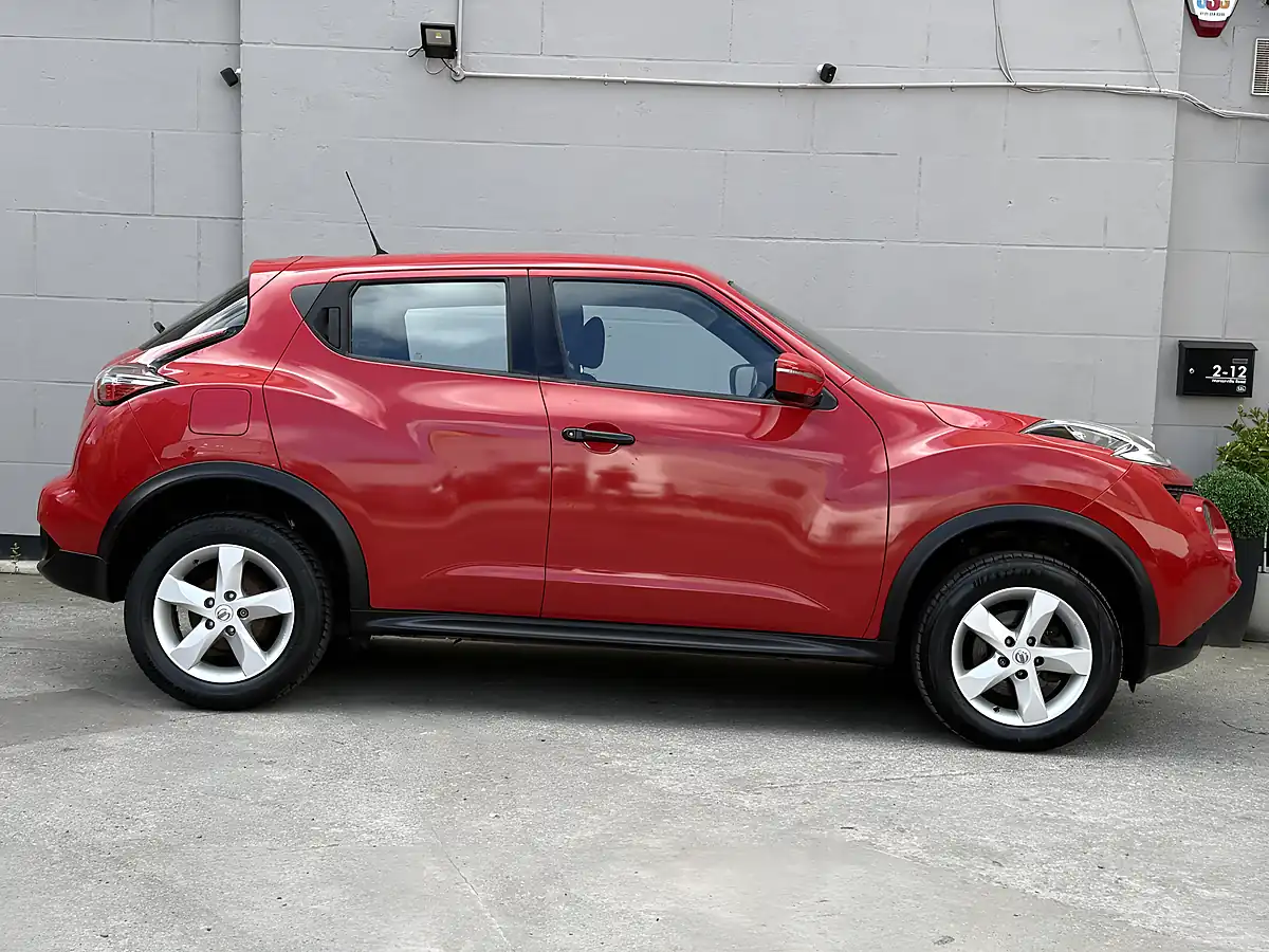 Used 2016 Nissan Juke Visia Red - Interior and Exterior details 5