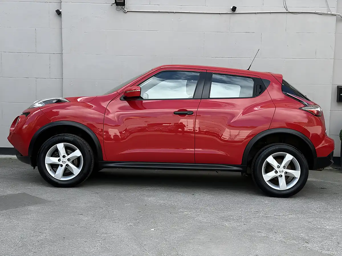 Used 2016 Nissan Juke Visia Red - Interior and Exterior details 6
