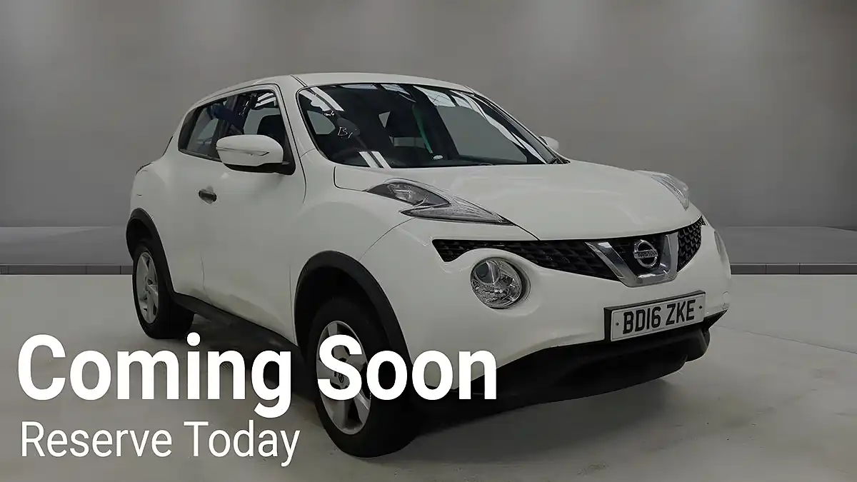 Used 2016 Nissan Juke Visia White - Interior and Exterior details 10