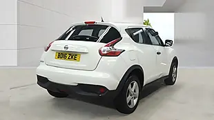 Used 2016 Nissan Juke Visia White - Interior and Exterior details 4