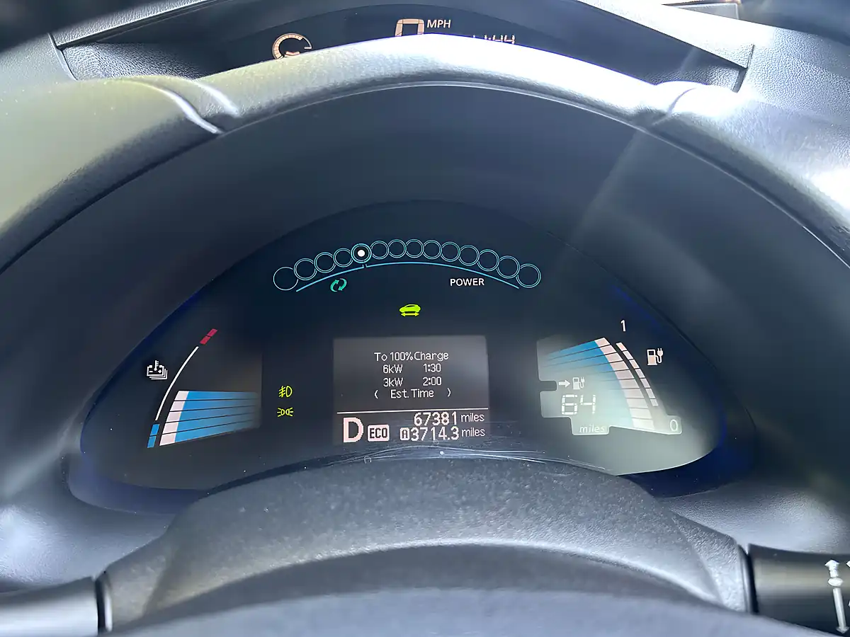 Used 2016 Nissan Leaf Tekna Black - Interior and Exterior details 14