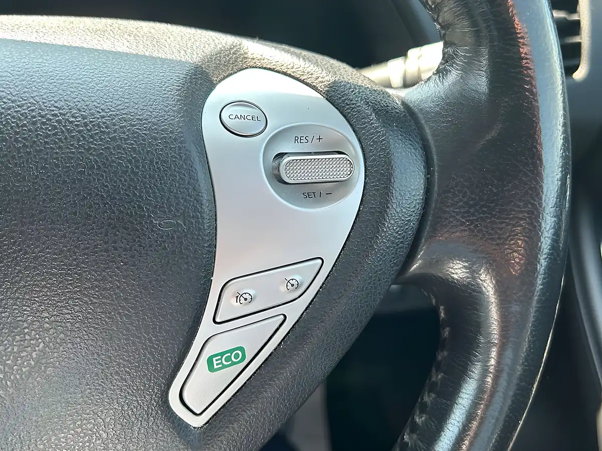 Used 2016 Nissan Leaf Tekna Black - Interior and Exterior details 15