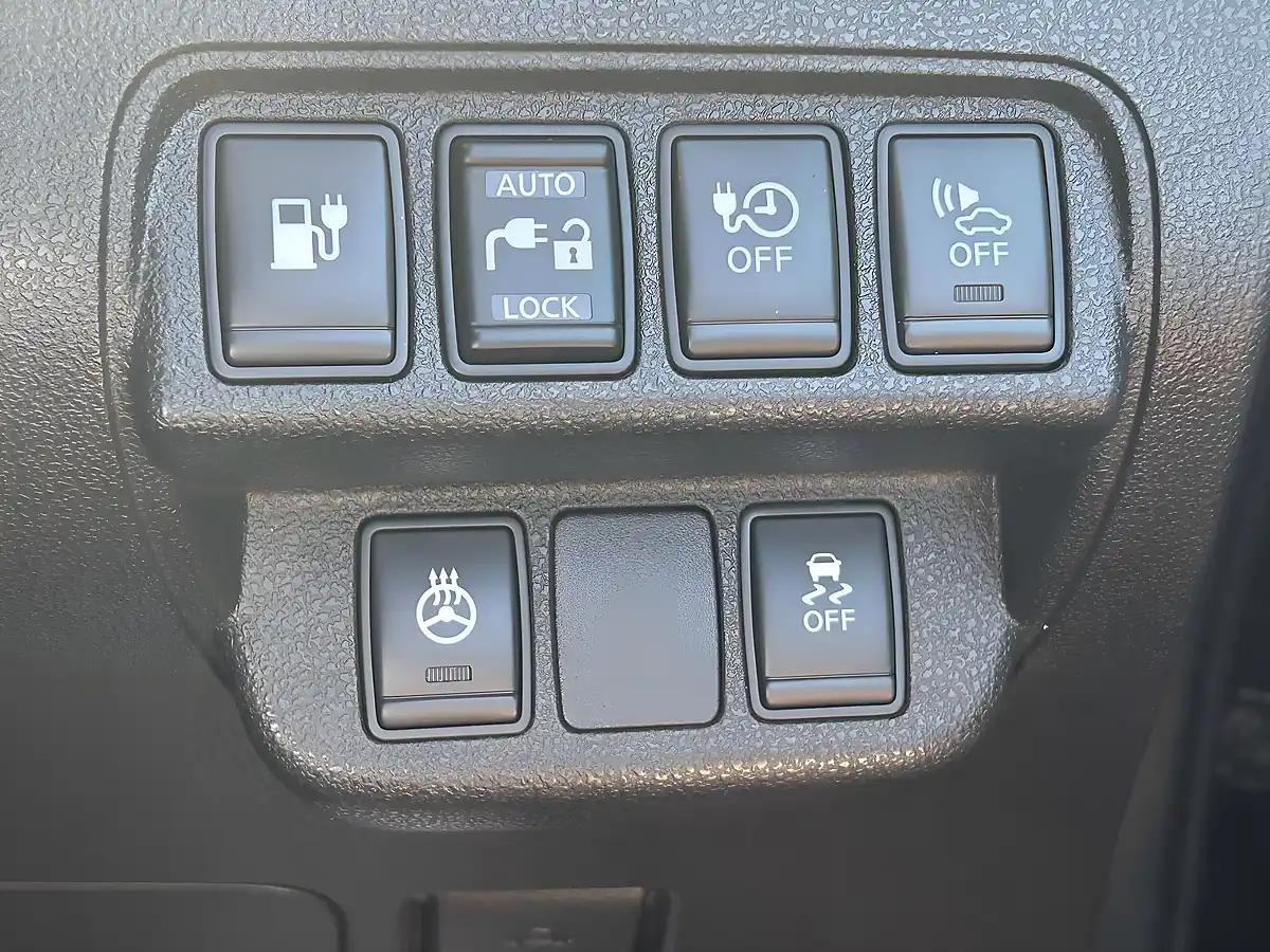 Used 2016 Nissan Leaf Tekna Black - Interior and Exterior details 19