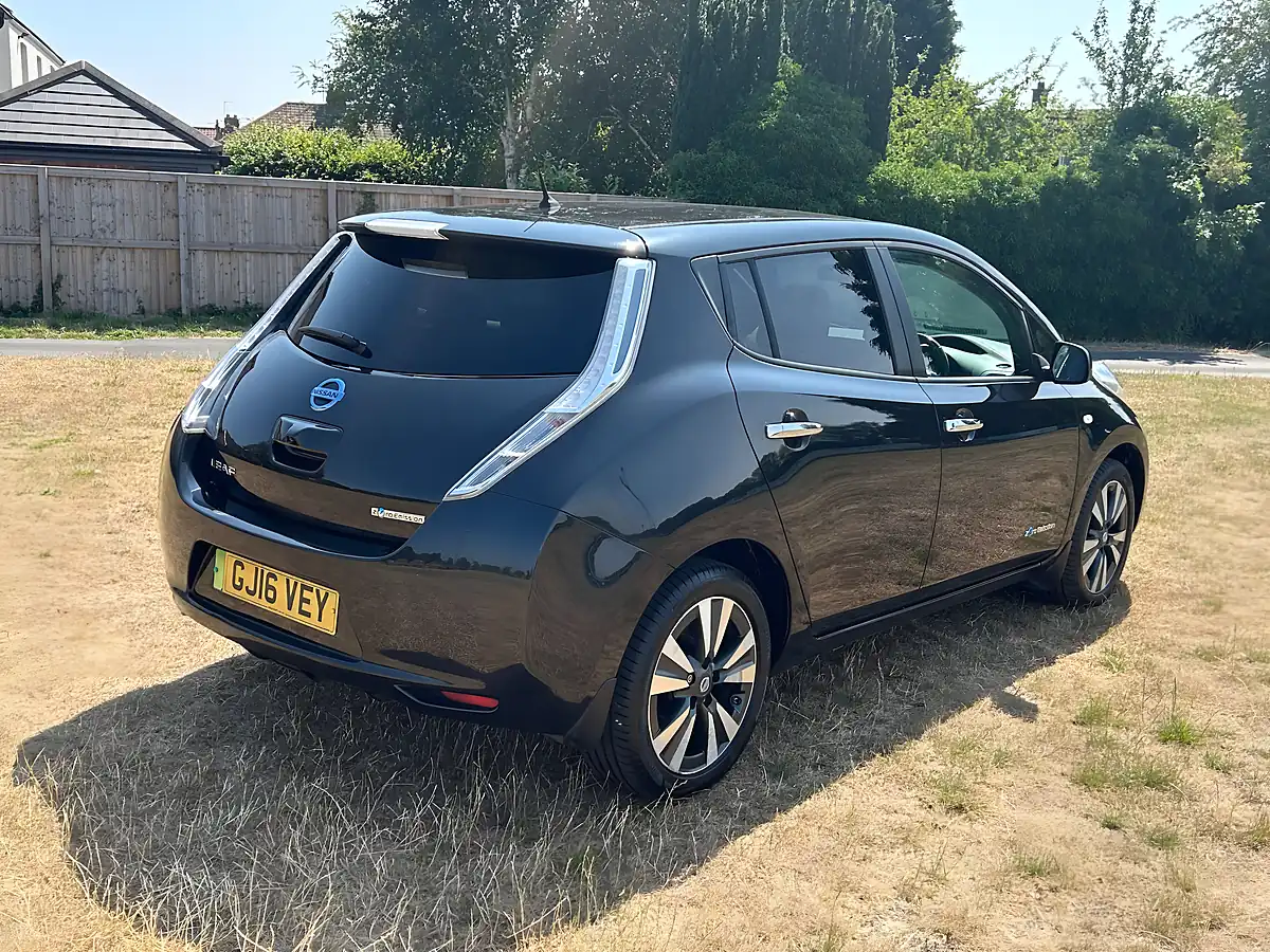Used 2016 Nissan Leaf Tekna Black - Interior and Exterior details 4