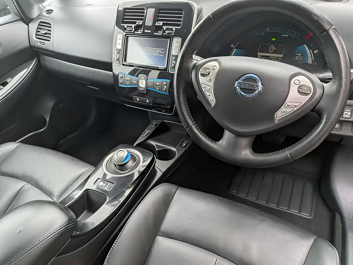 Used 2016 Nissan Leaf Tekna Grey - Interior and Exterior details 10