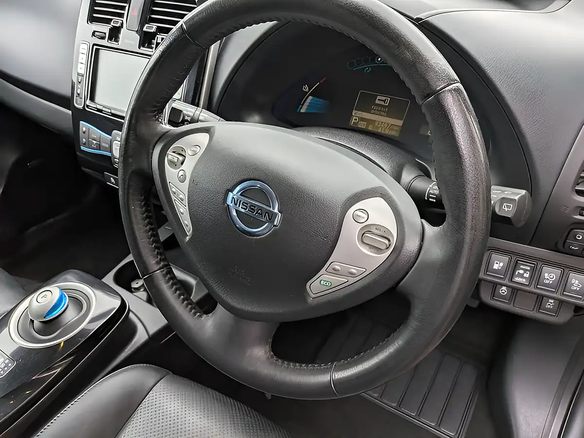 Used 2016 Nissan Leaf Tekna Grey - Interior and Exterior details 13