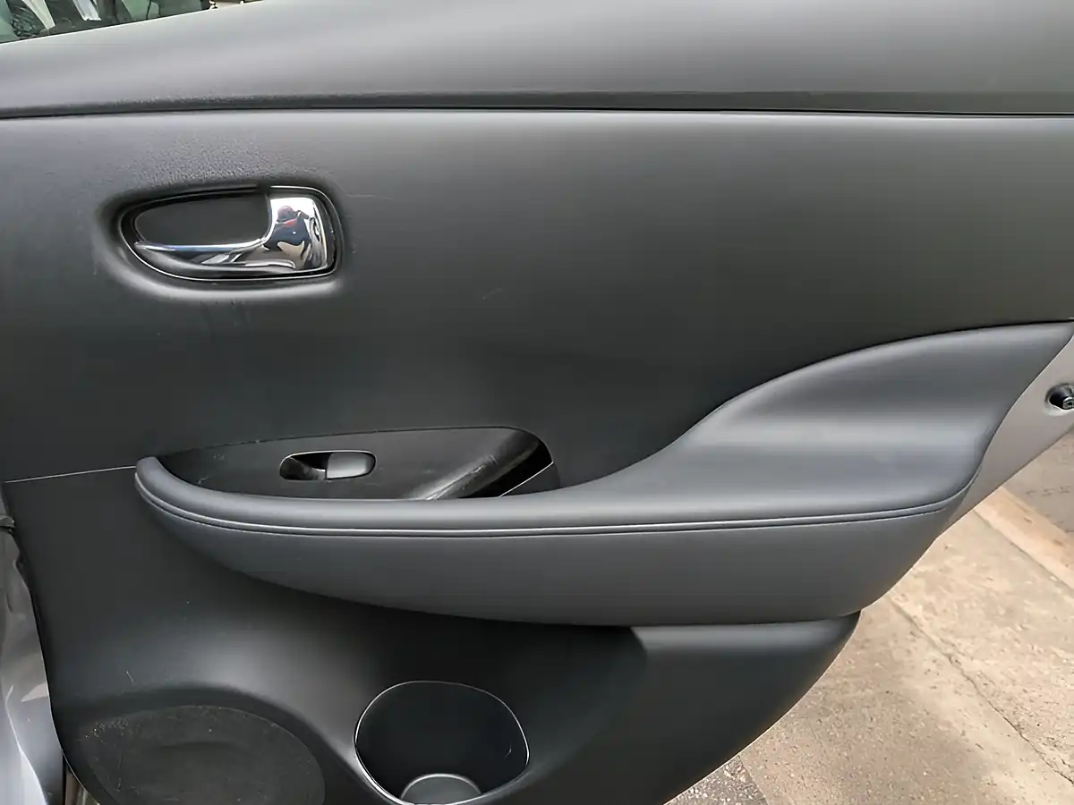 Used 2016 Nissan Leaf Tekna Grey - Interior and Exterior details 18