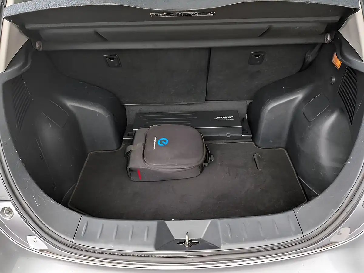 Used 2016 Nissan Leaf Tekna Grey - Interior and Exterior details 19