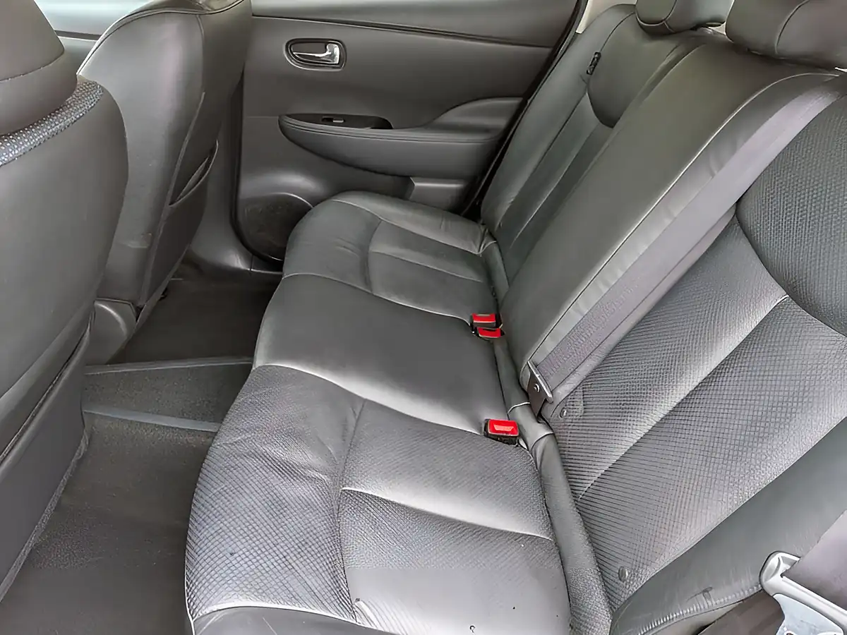 Used 2016 Nissan Leaf Tekna Grey - Interior and Exterior details 20