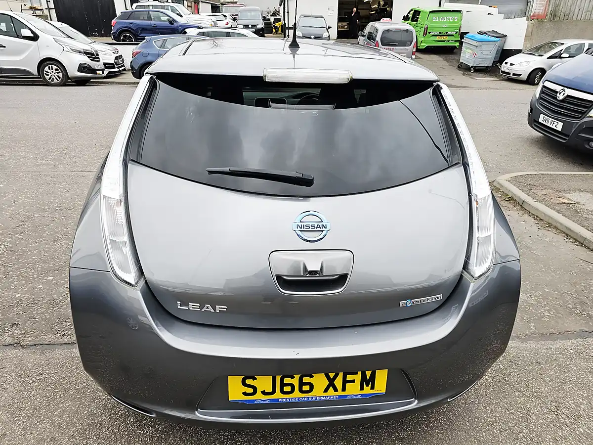 Used 2016 Nissan Leaf Tekna Grey - Interior and Exterior details 4