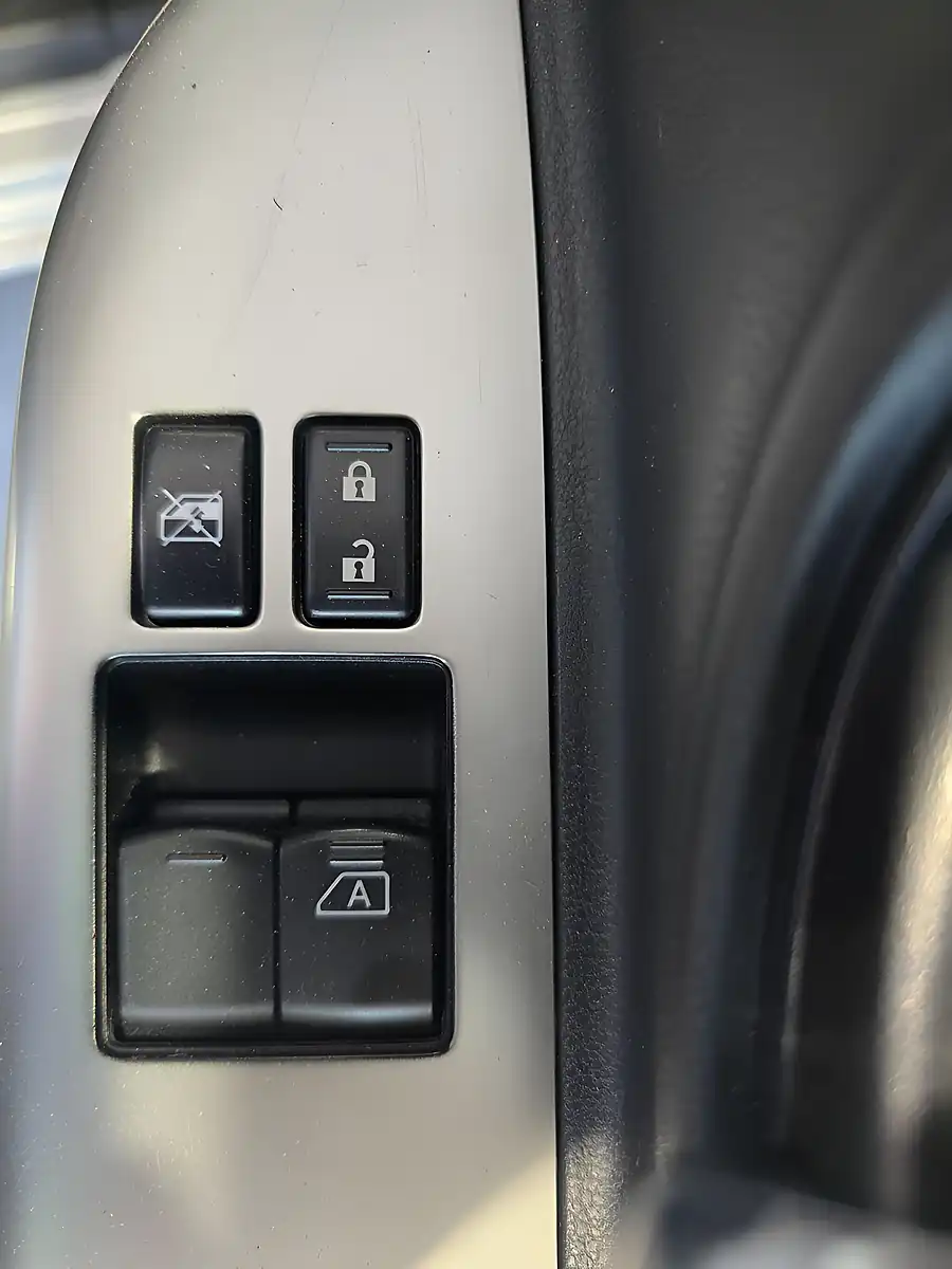 Used 2016 Nissan Micra Acenta Silver - Interior and Exterior details 18