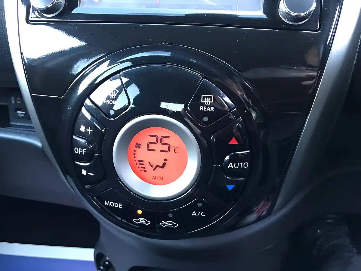 Used 2016 Nissan Micra N-Tec Silver - Interior and Exterior details 11