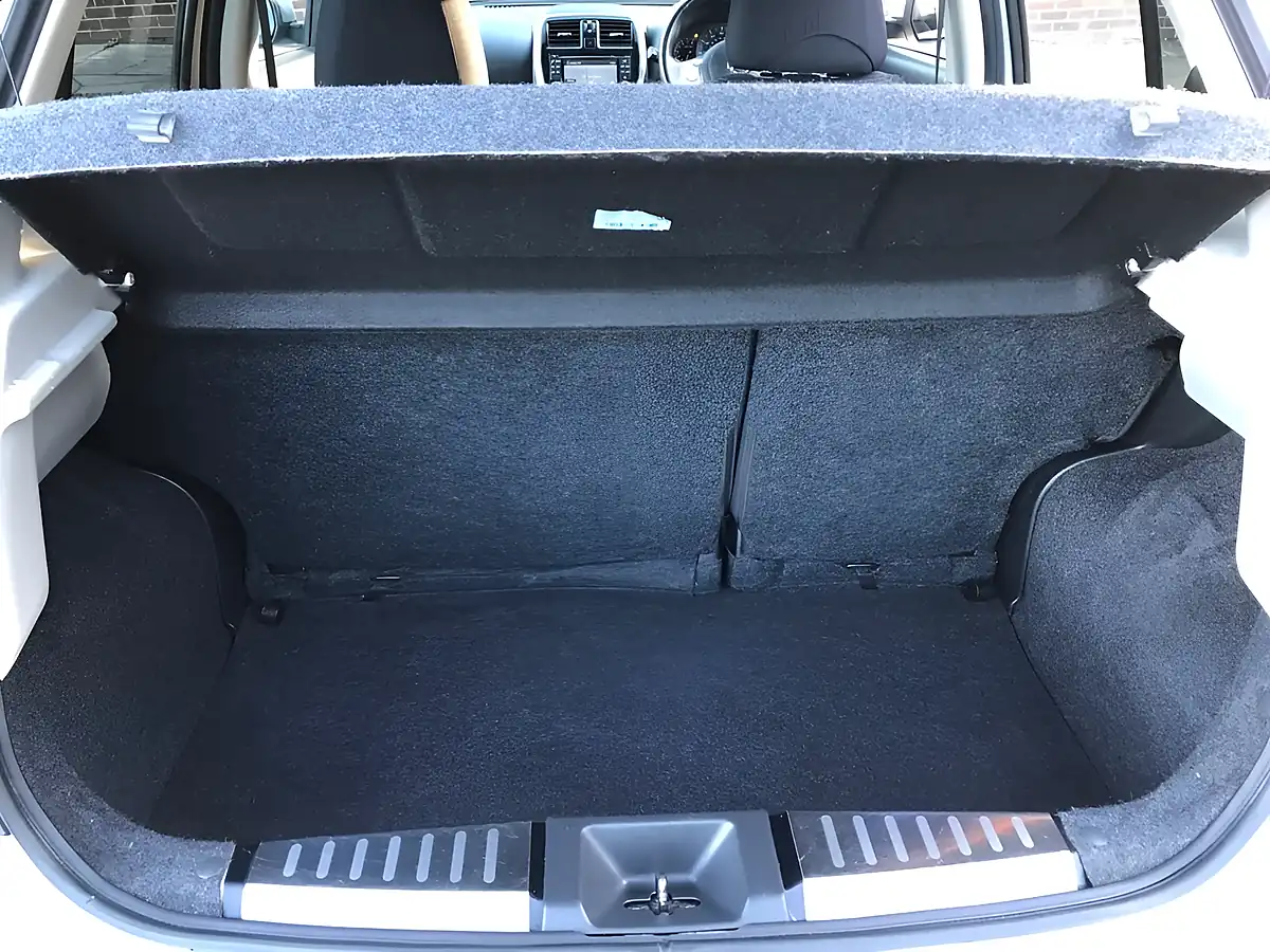 Used 2016 Nissan Micra N-Tec Silver - Interior and Exterior details 14