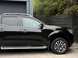 Used 2016 Nissan Navara Tekna Black - Interior and Exterior details 10