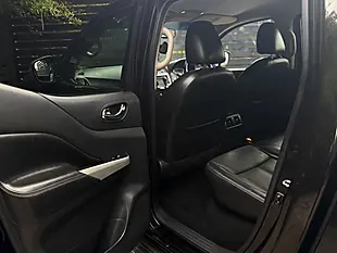 Used 2016 Nissan Navara Tekna Black - Interior and Exterior details 16