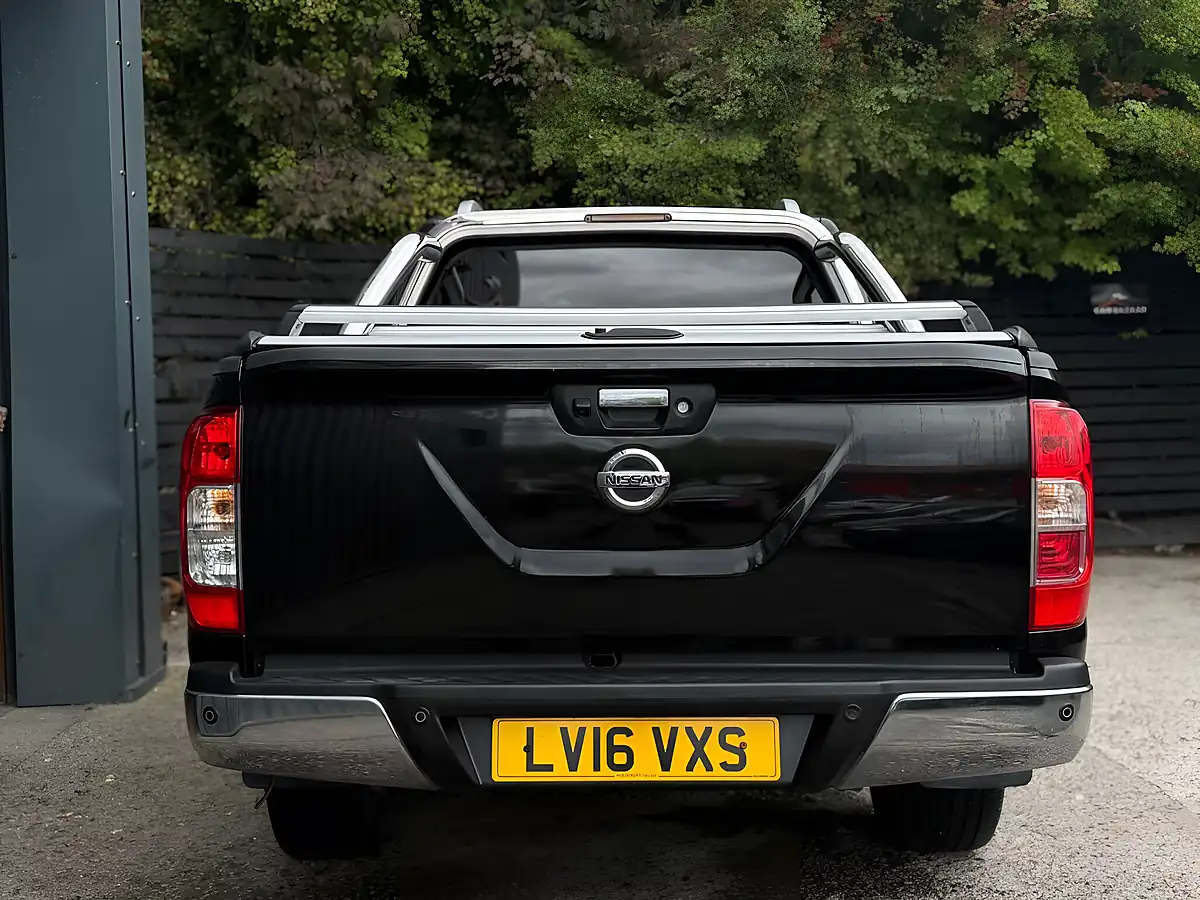 Used 2016 Nissan Navara Tekna Black - Interior and Exterior details 3