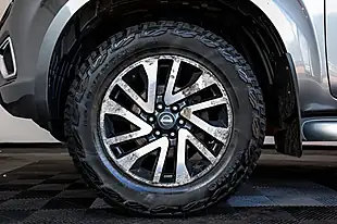 Used 2016 Nissan Navara Tekna Grey - Interior and Exterior details 14