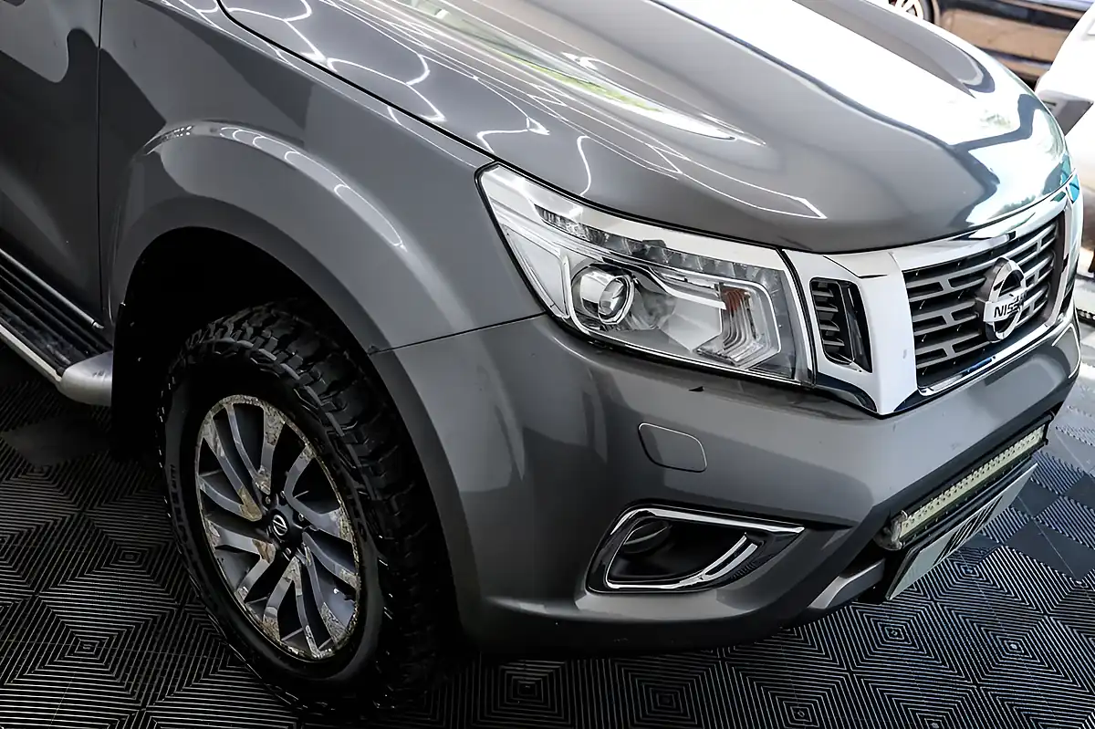 Used 2016 Nissan Navara Tekna Grey - Interior and Exterior details 17