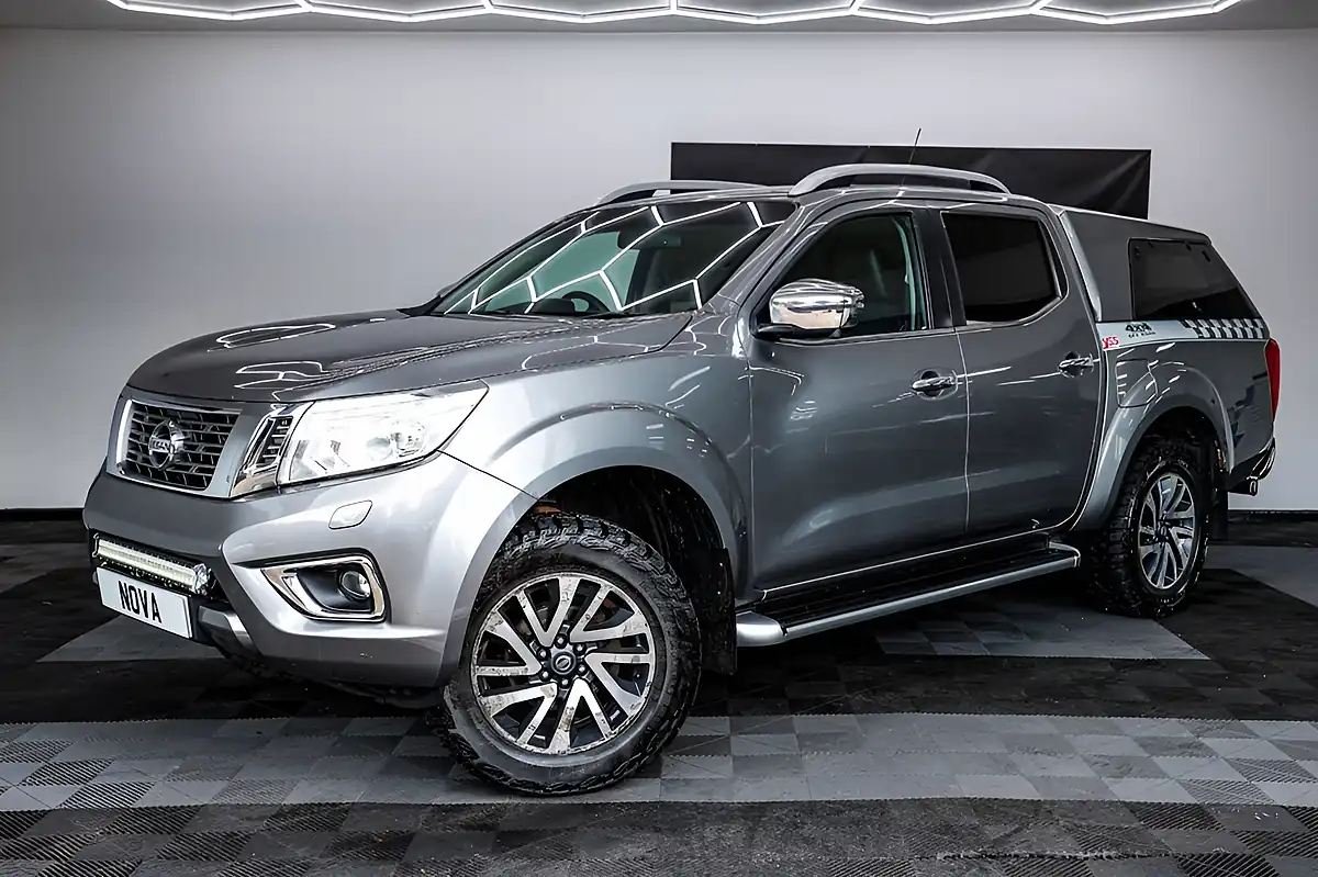 Used 2016 Nissan Navara Tekna Grey - Interior and Exterior details 2