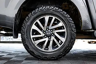Used 2016 Nissan Navara Tekna Grey - Interior and Exterior details 20
