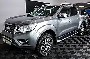 Used 2016 Nissan Navara Tekna Grey - Interior and Exterior details 4