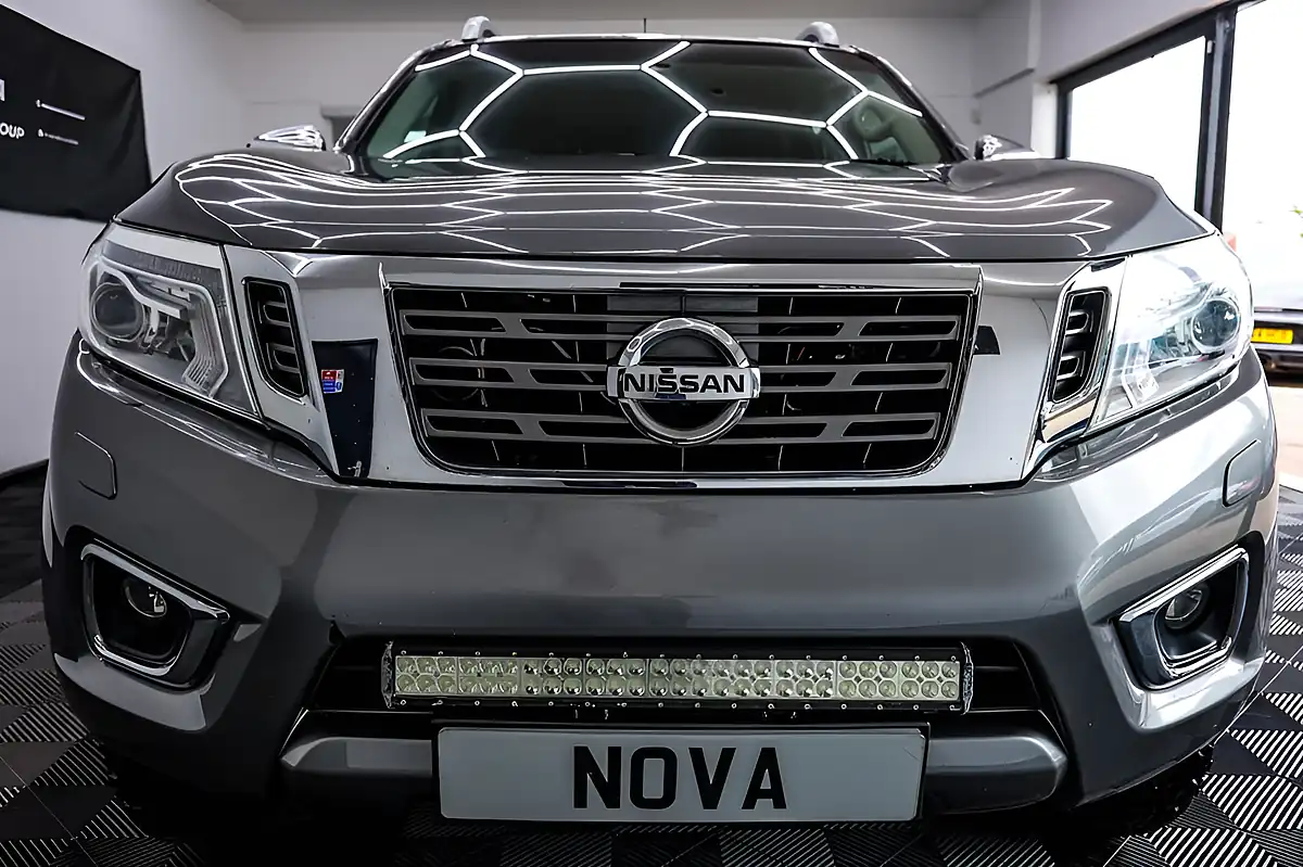 Used 2016 Nissan Navara Tekna Grey - Interior and Exterior details 5