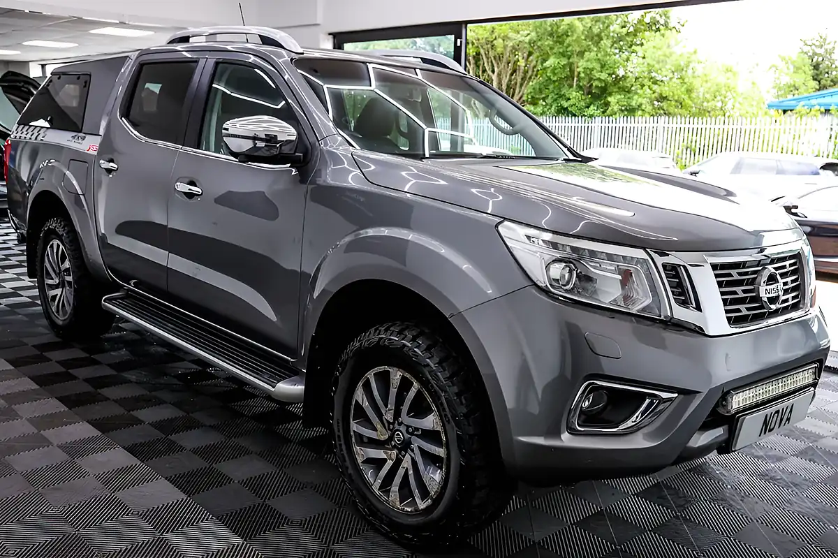 Used 2016 Nissan Navara Tekna Grey - Interior and Exterior details 6