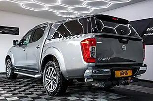 Used 2016 Nissan Navara Tekna Grey - Interior and Exterior details 9