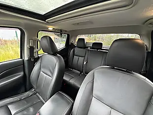 Used 2016 Nissan Navara Tekna Grey - Interior and Exterior details 10