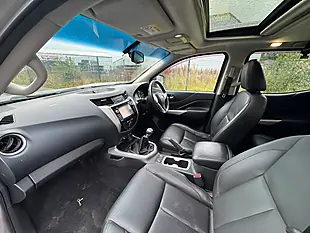 Used 2016 Nissan Navara Tekna Grey - Interior and Exterior details 11