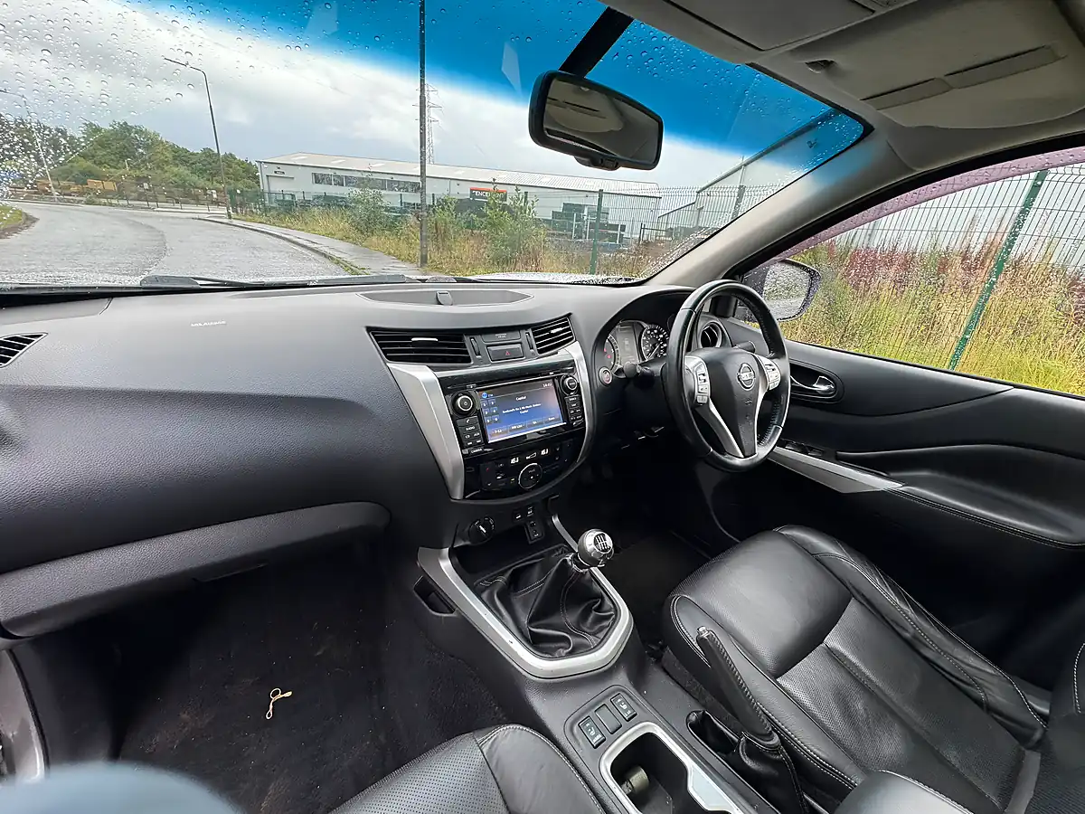 Used 2016 Nissan Navara Tekna Grey - Interior and Exterior details 12