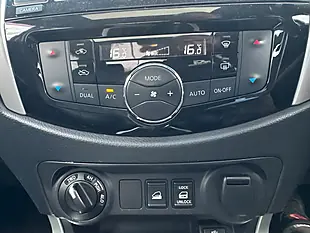 Used 2016 Nissan Navara Tekna Grey - Interior and Exterior details 14