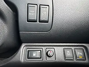 Used 2016 Nissan Navara Tekna Grey - Interior and Exterior details 15