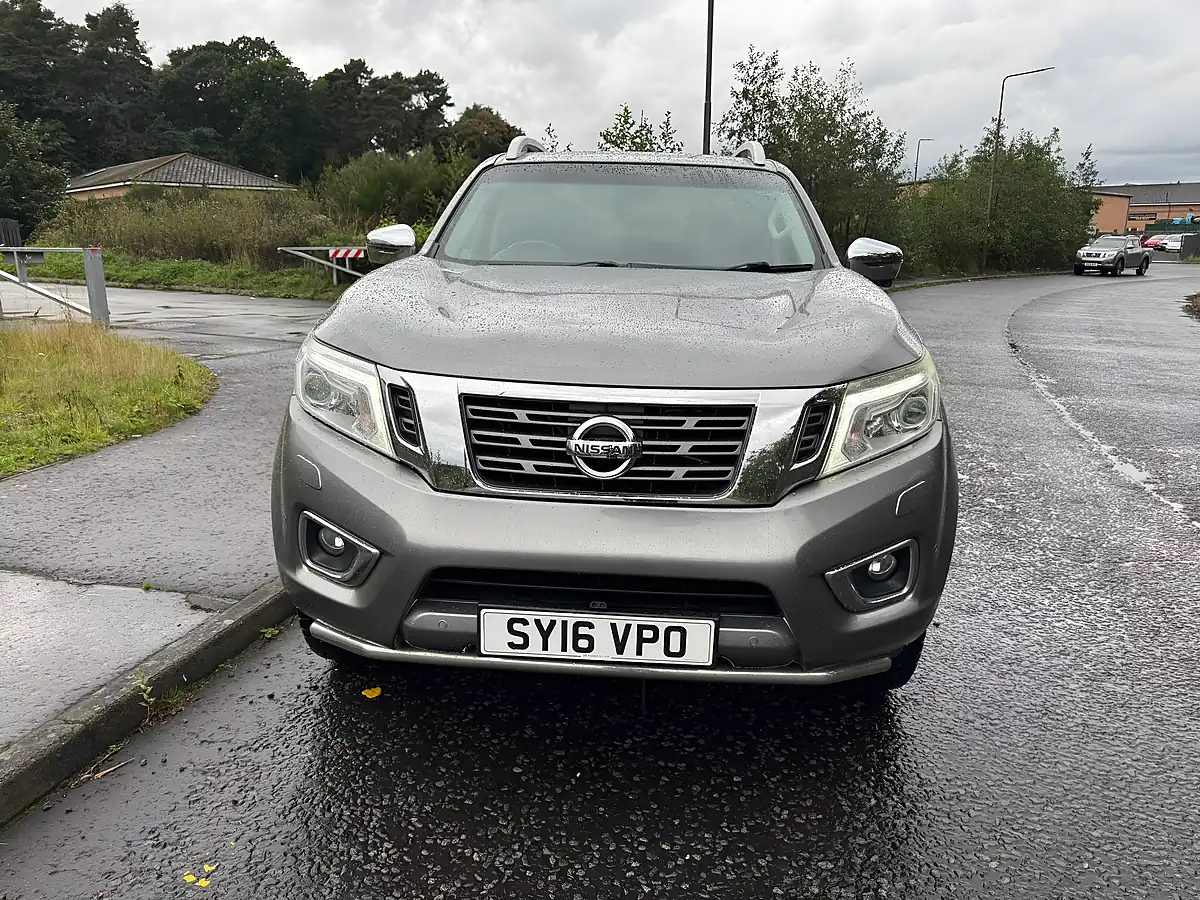 Used 2016 Nissan Navara Tekna Grey - Interior and Exterior details 2
